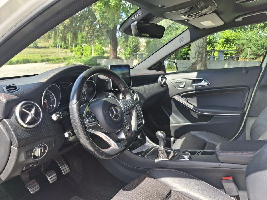 Mercedes-Benz A180 D Amg Line Pack Night