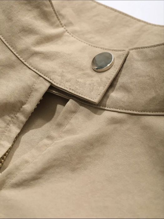 Куртка-бомбер бежева