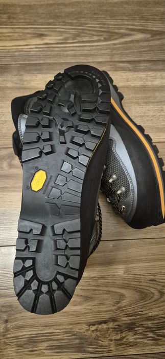 Buty Technical- wysokogórskie- nowe