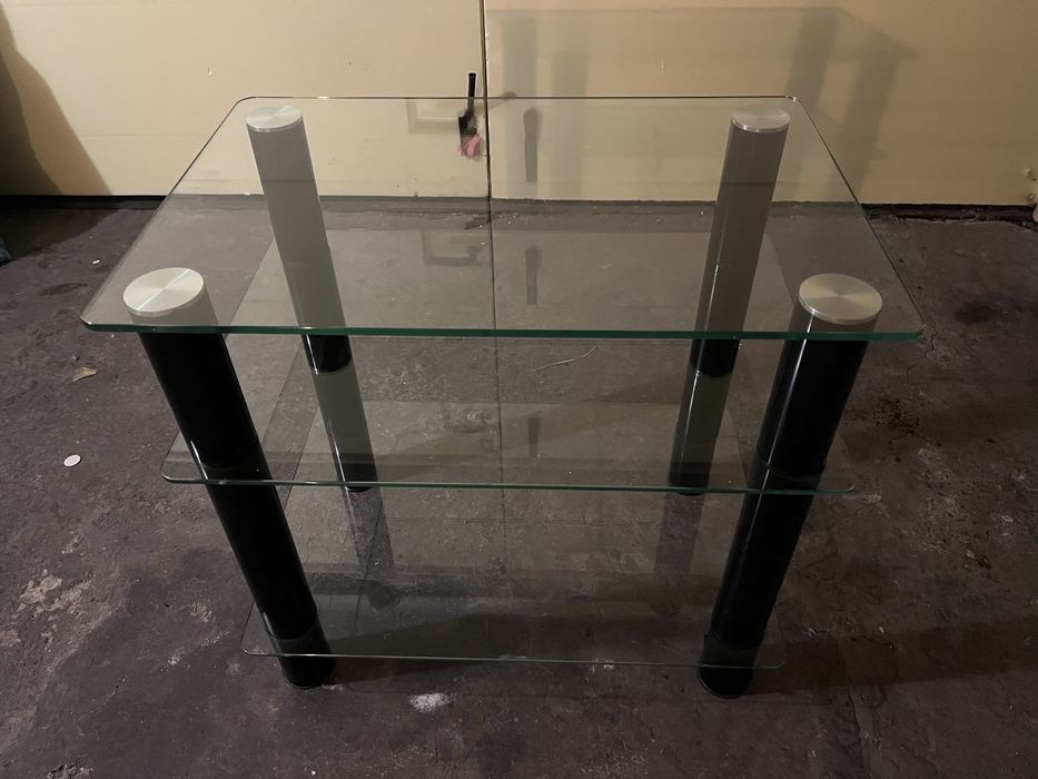 Półka komoda RTV szklana na czarnych nogach