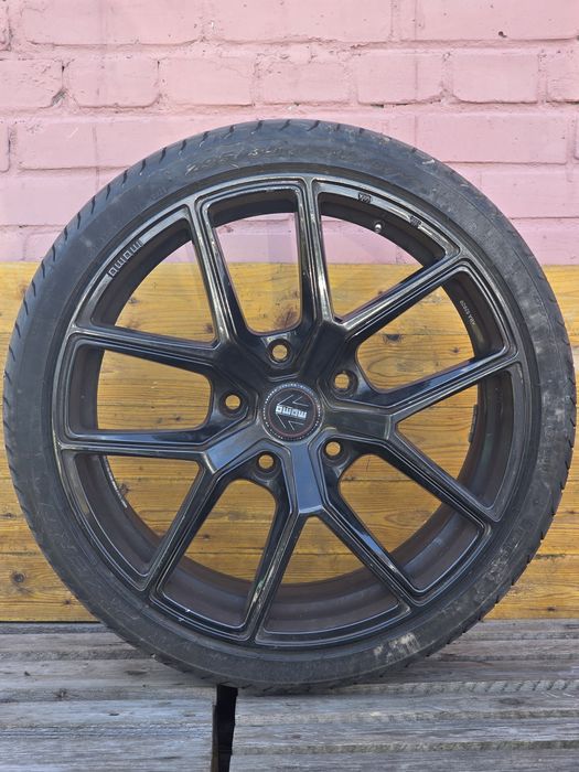 Felga aluminiowa Momo FR-01 z oponą 19cali