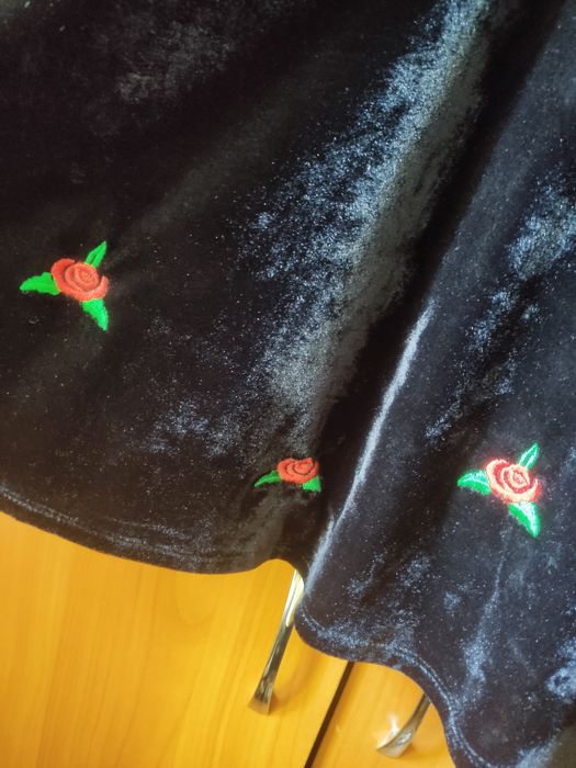 Велюрова   сукня