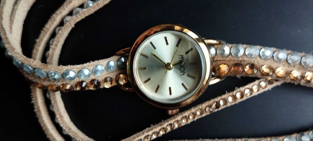 Relógio senhora Moon Crystal Wrap novo com caixa