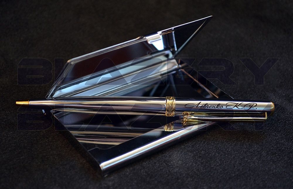 Подарункова iменна фамiльна ручка з Вашим гравiюванням написом лого