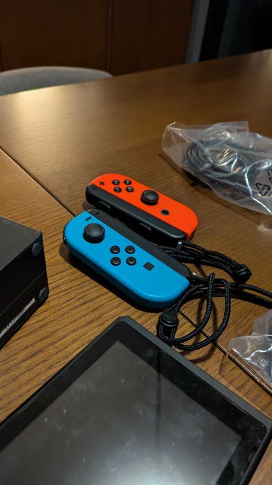 Nintendo Switch (Modelo V1) – Completa + Acessórios