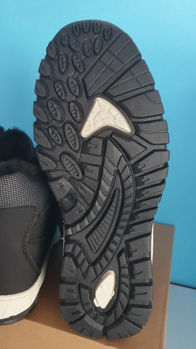 Buty nowe ocieplane zimowe czarne rozmiar 42 / wkładka 27 cm