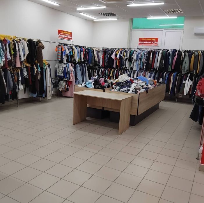 Продаж нежитлового приміщення 408,5 м² — Рожище, вул. Незалежності, 4
