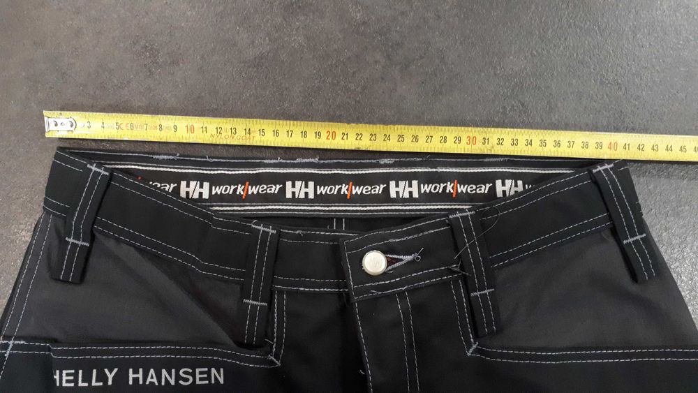 Spodnie HELLY HANSEN w rozmiarze C50.