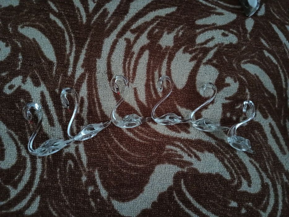 Лебеді скляні в хорошому стані