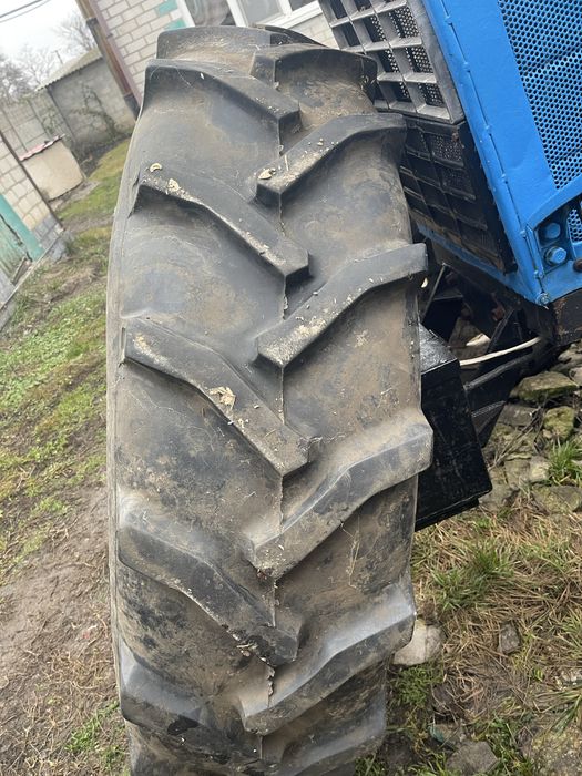 Продам дві шини з камерами 15.5 38 МТЗ,ЮМЗ,Т40