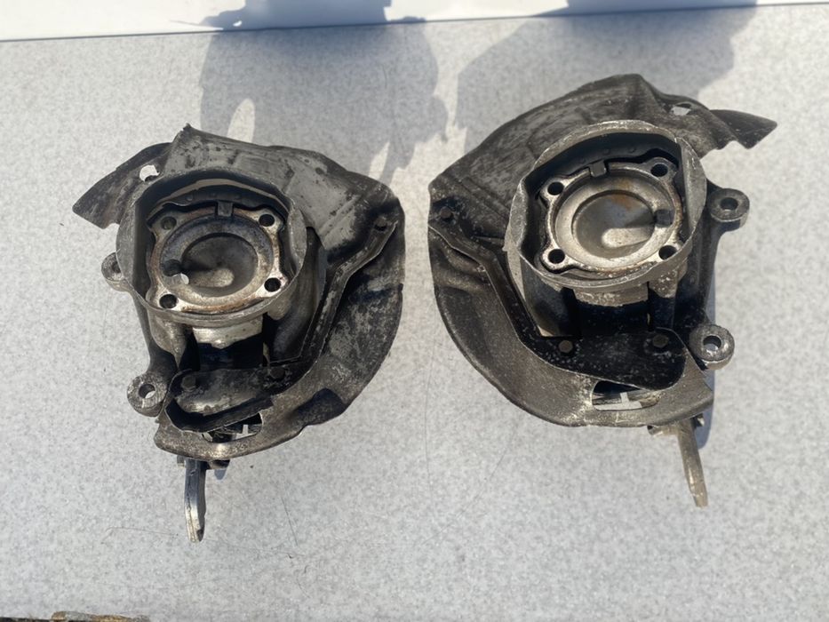 Цафпа BMW E39 Передняя L R Цапфы БМВ Е39 М52 М54 М57 М51 М47 Кулак
