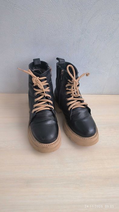 Сапожки натуральна кожа р.34 на цигейці