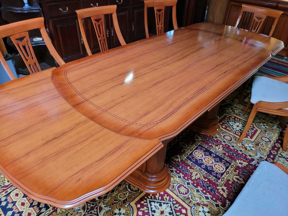 Mesa de sala extensível - Bom estado geral - Só a mesa as cadeiras sã