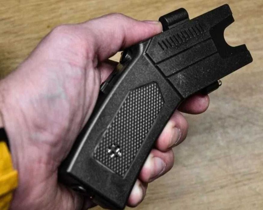 Paralizator Blackfire Blaster Black TASER Strzelający Elektrodami