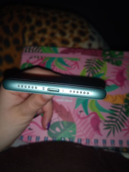 iPhone 11 64 GB verde água