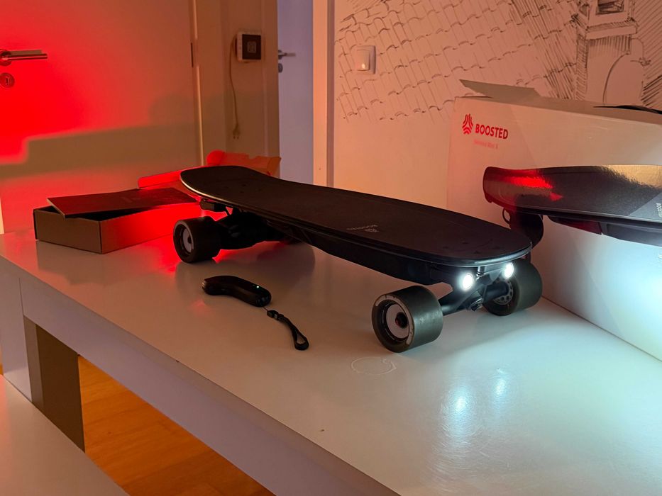 Skate Boosted Mini X — excelente estado + ShredLights