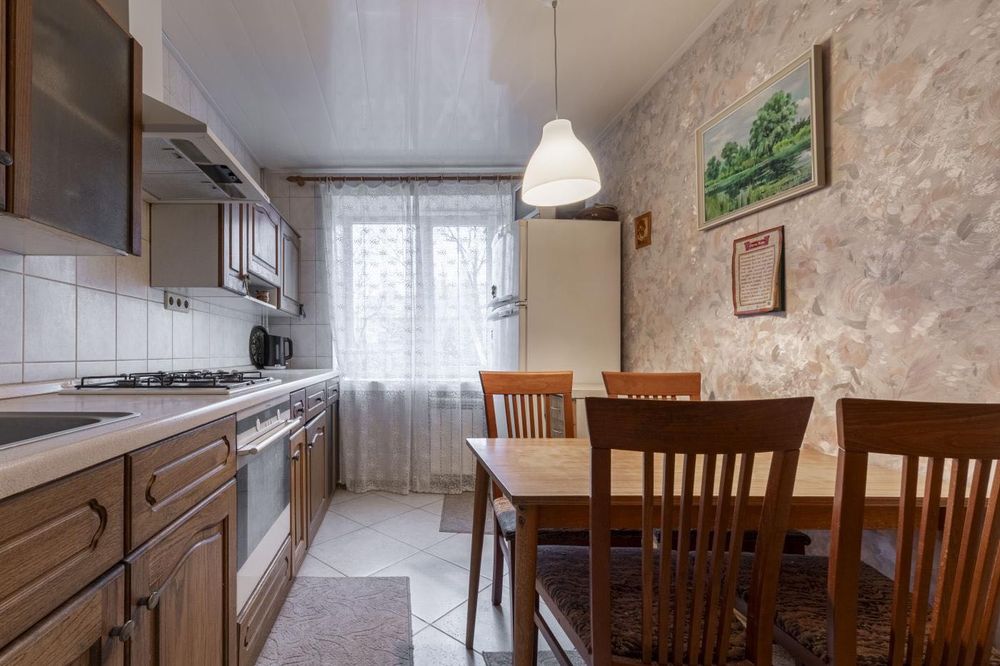 Продаж 3к квартири Київ, Верховинна 87 (метро Житомирська)