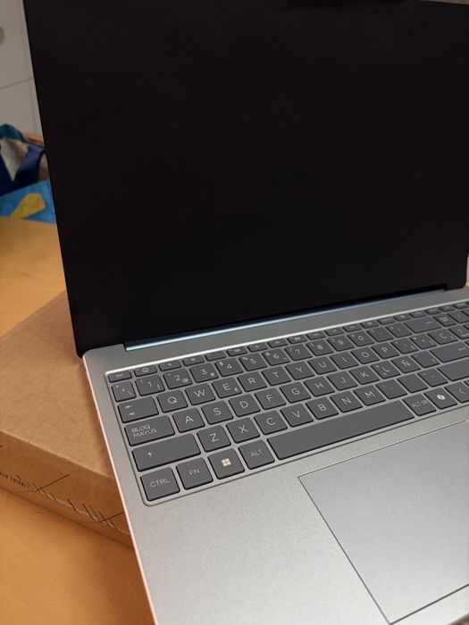 Portátil HP AI 15-fd2000ns 15.6" Intel Core Ultra 7 255U 32GB 1TB SSD Intel Graphics FreeDOS
