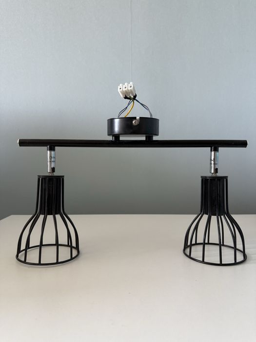 Zestaw czarnych lamp