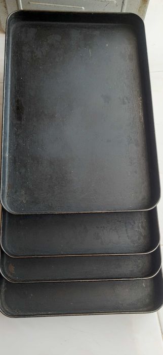 Электродуховка с 4 противнями.