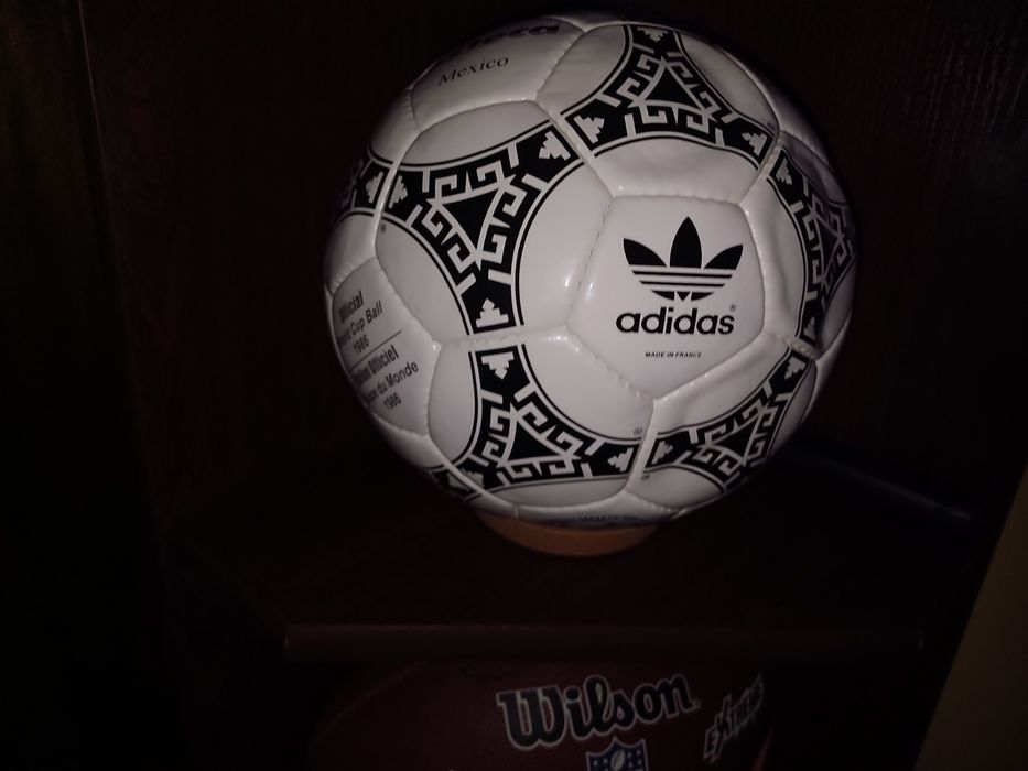 Pilka adidas z mistrzostw 86 azteca