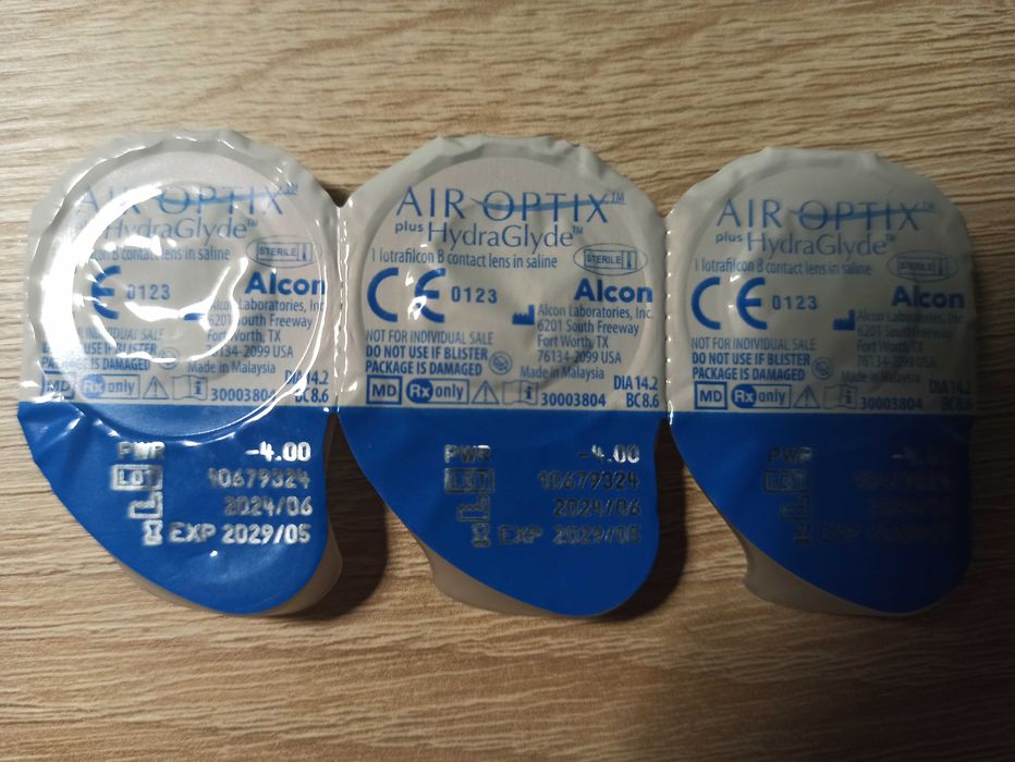 Soczewki miesięczne Air optix plus hydraglyde 3szt -4.00