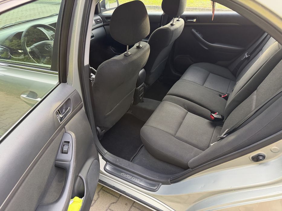Toyota Avensis 1.8 bezyna ZAMIANA