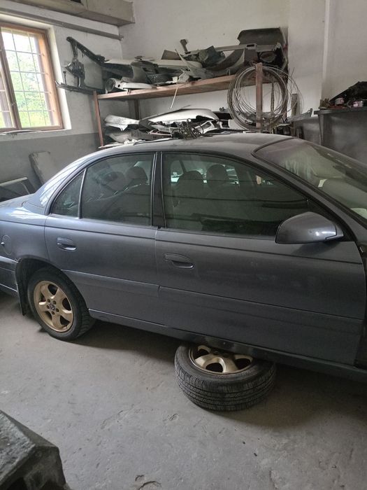 Opel Omega B FL 2002 | 2.5 | Під відновлення або на запчастини