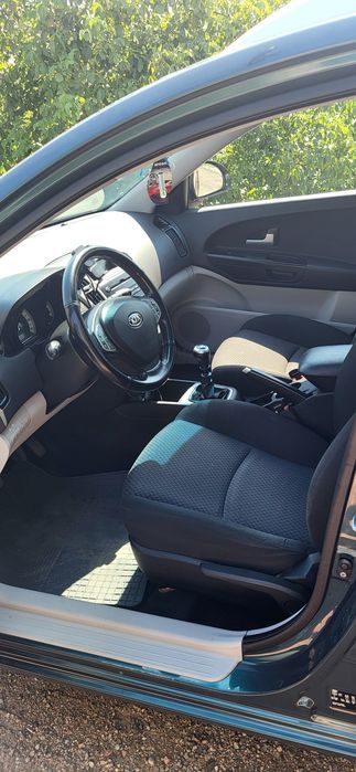 Продам машину KIA SEED