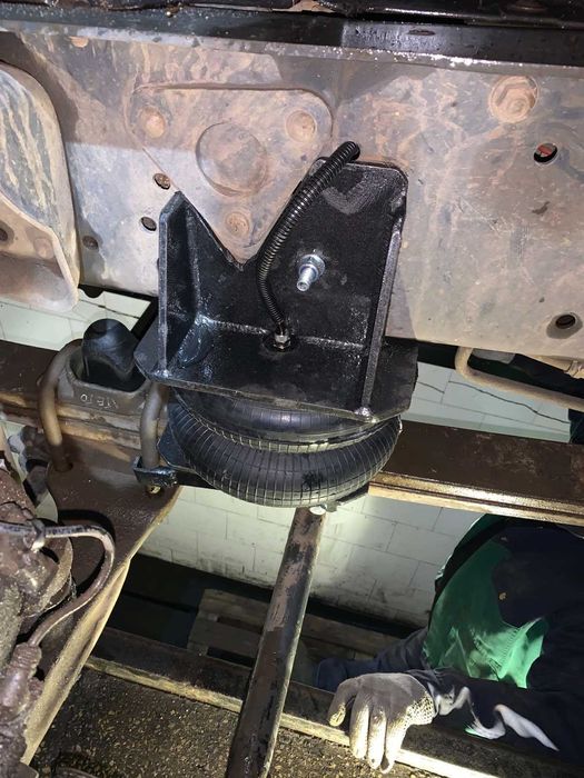 Пневмопідвіска Mercedes Atego пневмоподвеска
