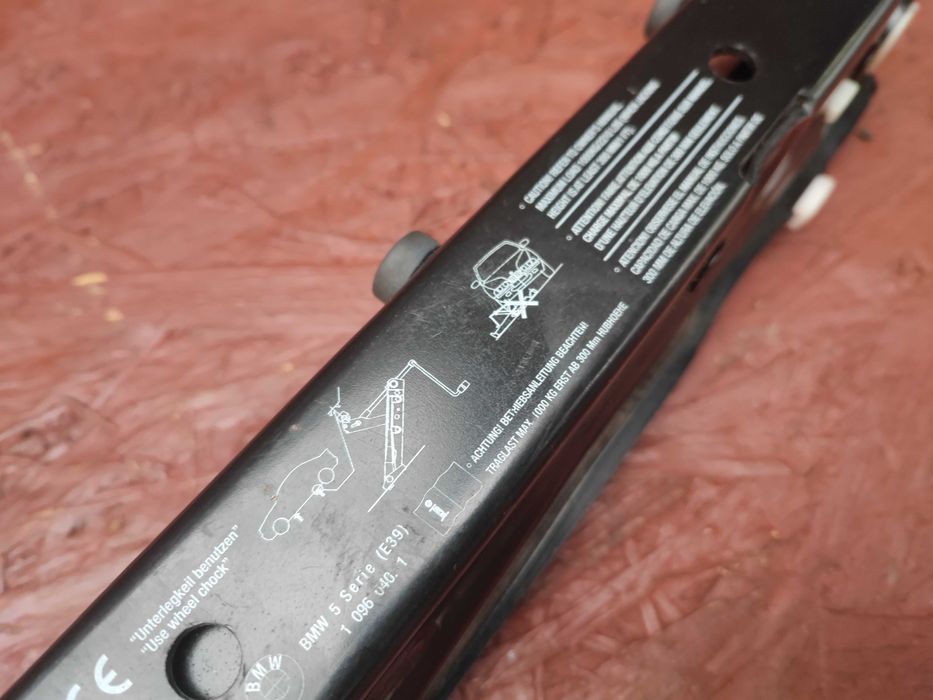 BMW E39 ORYGINALNY Lewarek podnoszenia auta / podnośnik w bdb  OEM