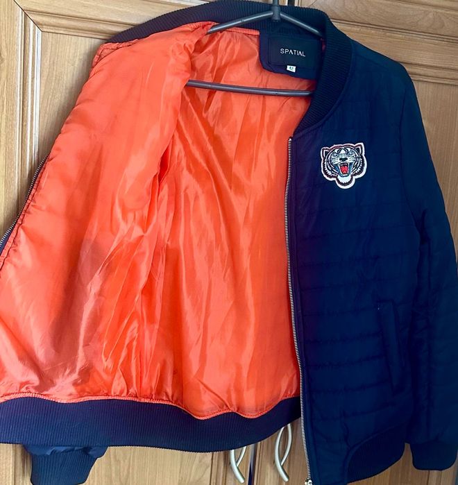 Kurtka  damska z naszywkami roz S M