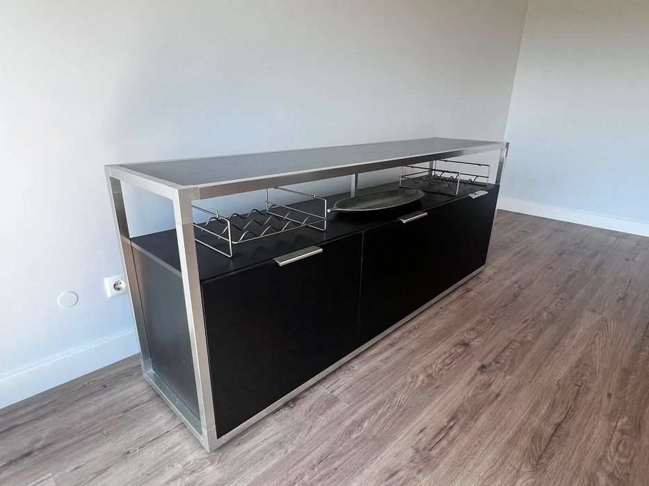 Móvel para a sala aparador em óptimo estado comprado inicialmente na Paris:Sete