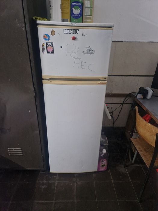 Frigorifico pequeno, a funcionar muito bem