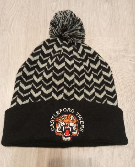 шапка британського клубу регбі регбі-ліги Castleford Tigers.