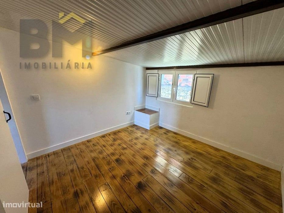 Moradia T1 à venda em Salgueiro do Campo com terreno rústico!