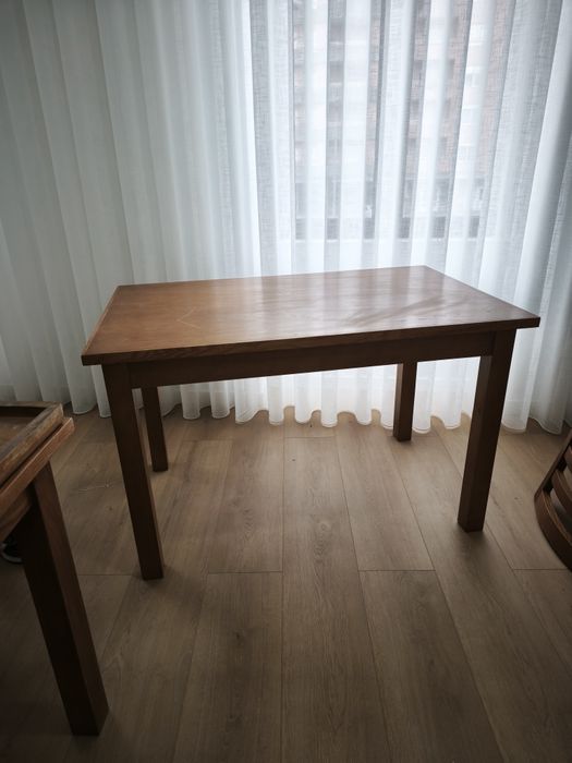 Conjunto Mesa Sala e 4 Cadeiras – Excelente Estado