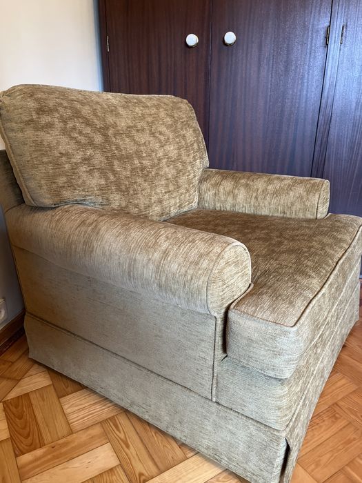 Sofá individual beje como novo