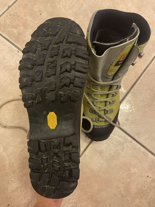 Трекінгове взуття La Scarpa