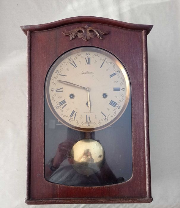 Relógio de carrilhão. Parede / Sala

Marca Reguladora.