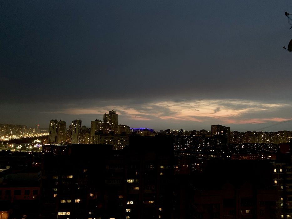 Є ГЕНЕРАТОР м.Позняки пр.М.Бажана, 1-М Осокорки /Харківська