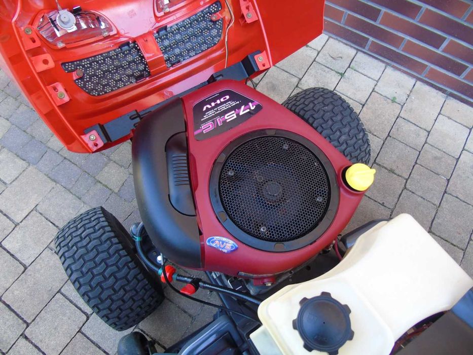 Traktorek kosiarka HUSQVARNA CTH 180 17,5 KM kosz automat PO SERWISIE