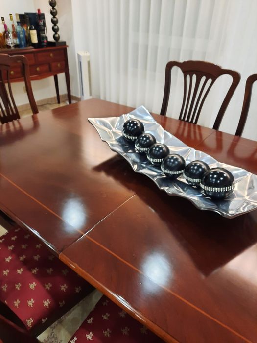 Mobília em madeira maciça (mesa de jantar+cadeira+aparador+mesas)