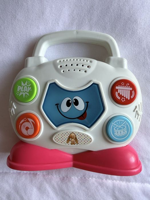 Brinquedo musical infantil com luzes