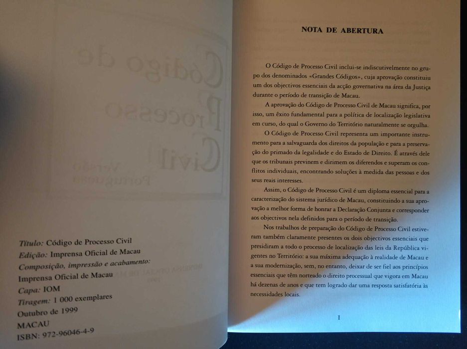 Livros "Código Civil e Código Processo Civil" Ed Imp Oficial Macau