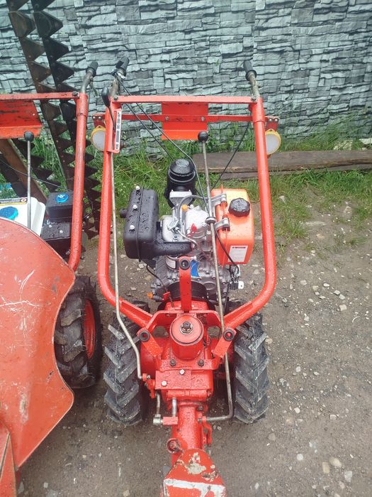 Продам чеську косарку MF70 дизель