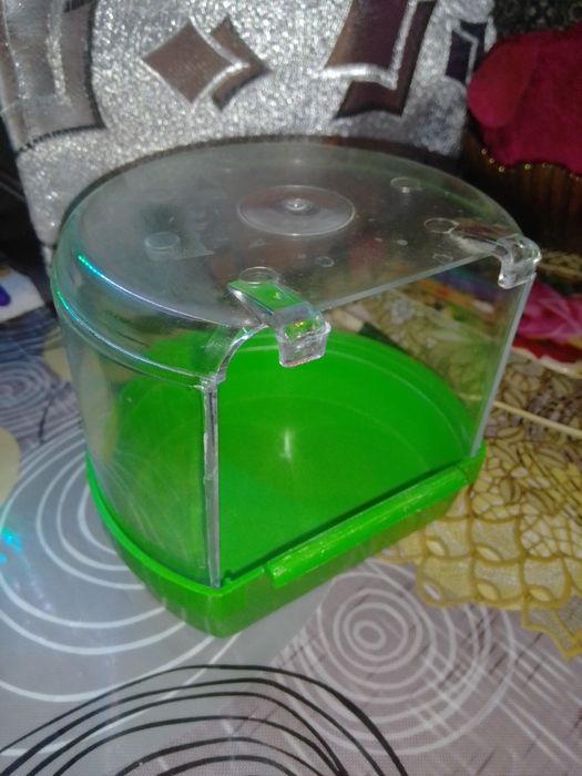 Продам срочно купалку для попугаев