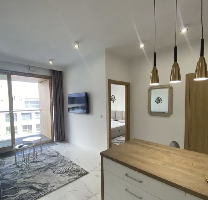 Стильна 2/х кім квартира у Варшаві