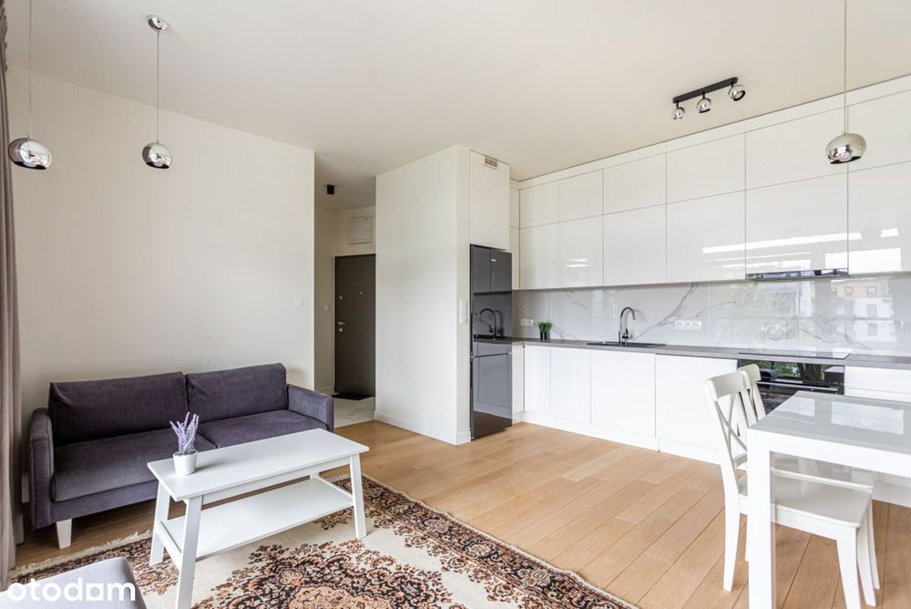 Garderoba | 2 miejsca | Wilanów | Tramwaj