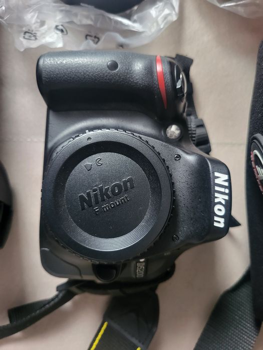 Nikon D5200 + 3 obiektywy + akcesoria, bardzo niski przebieg